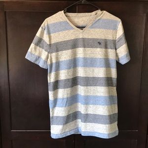 Abercrombie & Fitch V-neck